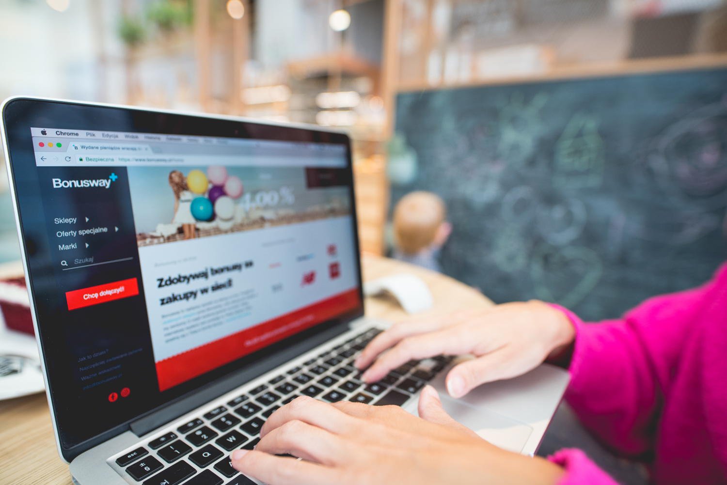 oszczędzić pieniądze