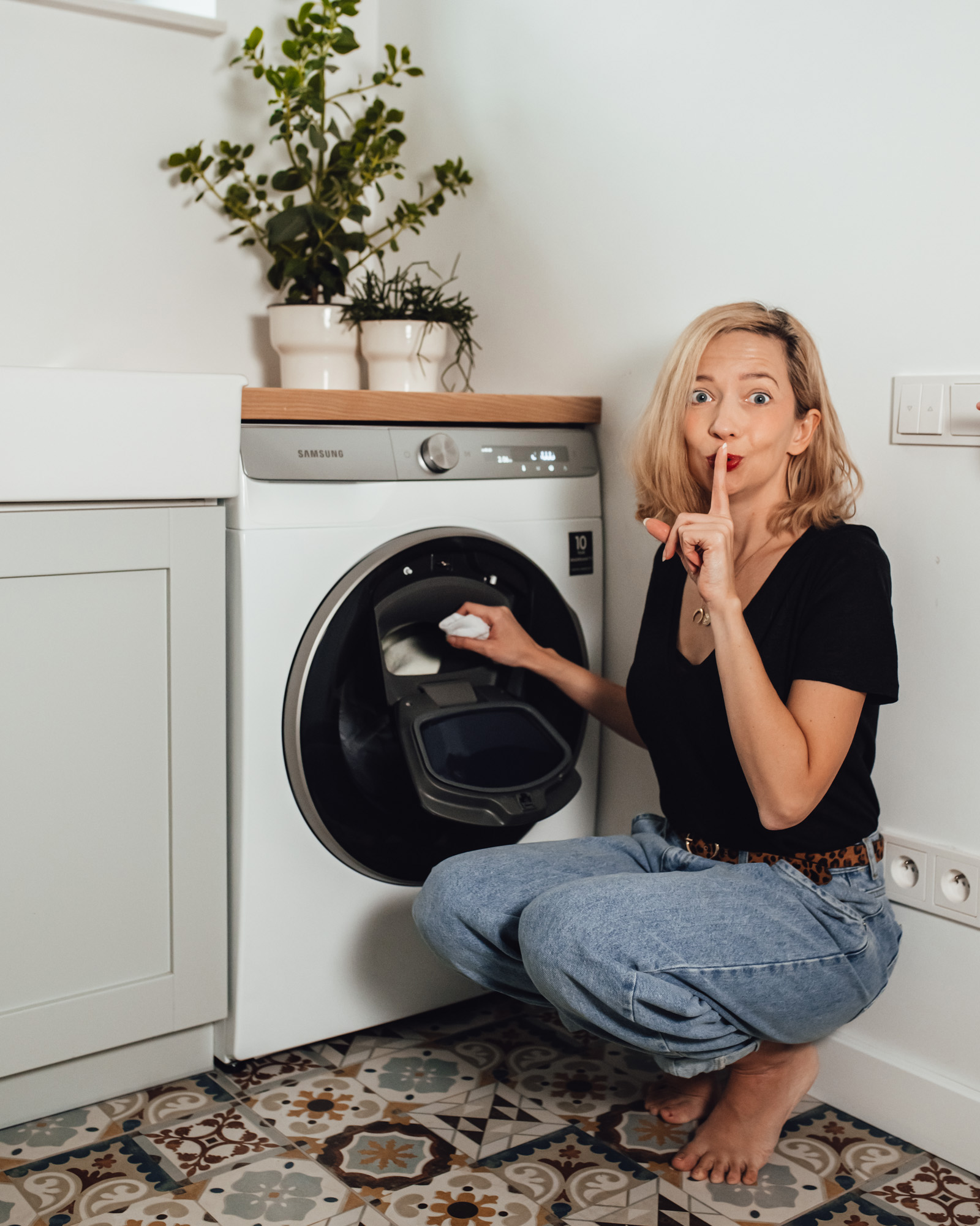 Dzięki drzwiczkom Addwash w pralce Samsung EcoBubble w każdym momencie prania mogę dorzucić skarpetki, o których zapomniałam